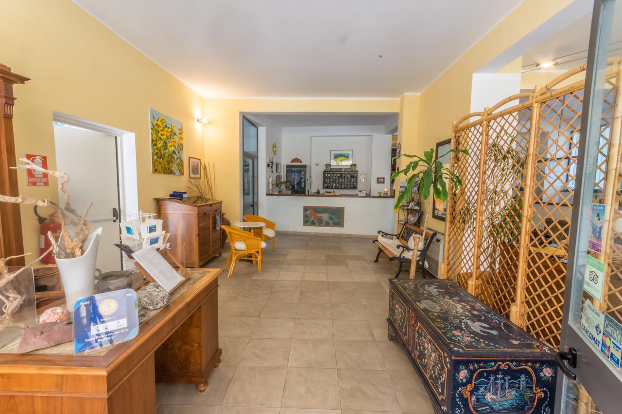 Residence Hotel Baia Portinenti Lipari  Eksteriør billede
